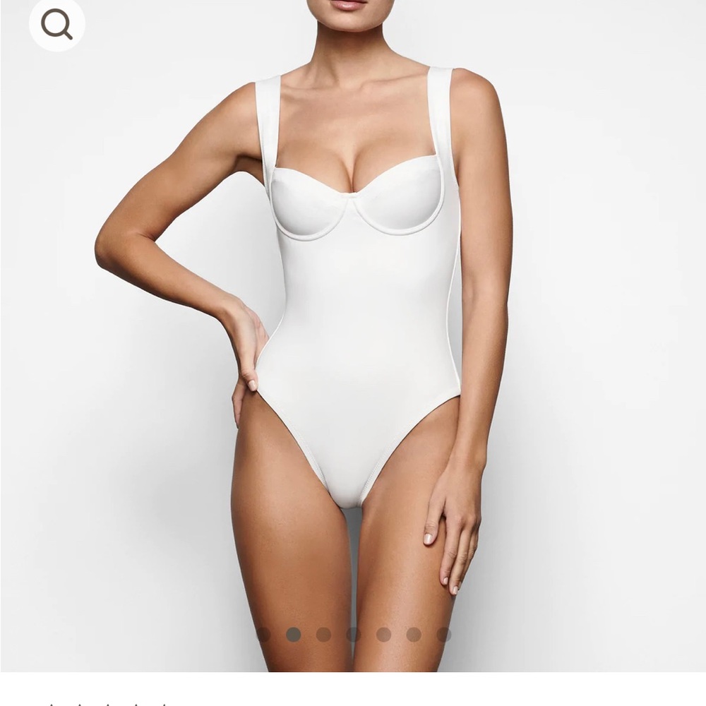 SKIMS SHAPING SWIM UNDERWIRE ONE PIECE